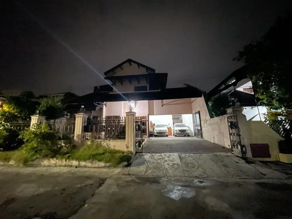 Rumah Mewah 2 Lantai Malang Kota SHM LT 550 LB 800 5KT Siap Huni