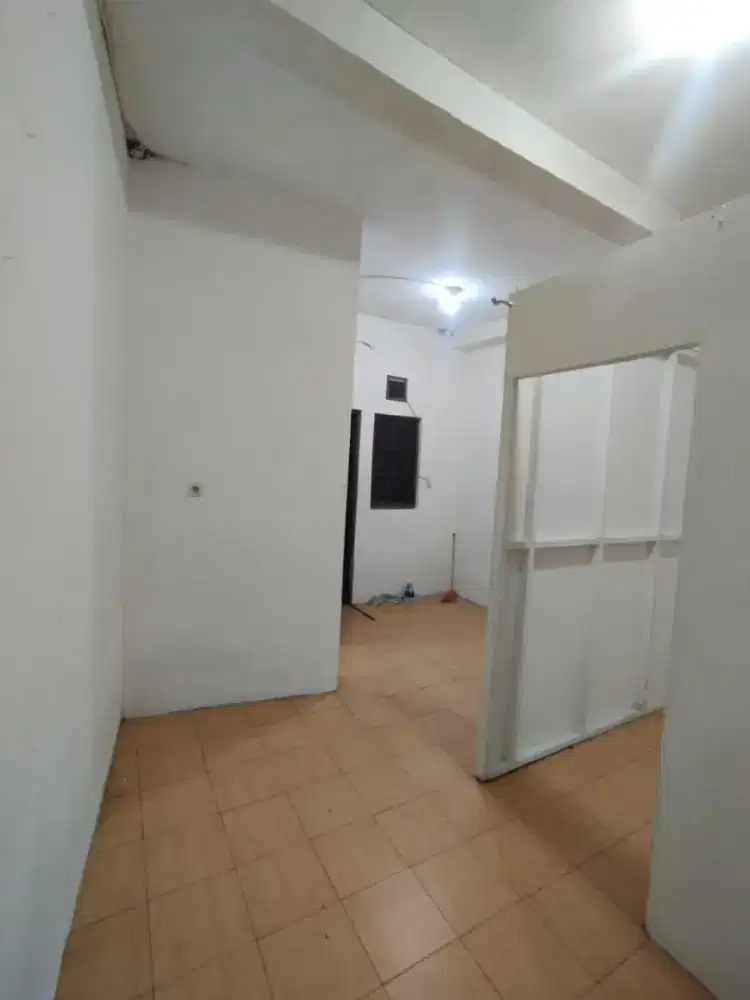 Kontrakan 1 petak WC di dalam terawat (Syar'i) Laki/keluarga Jkt Timur