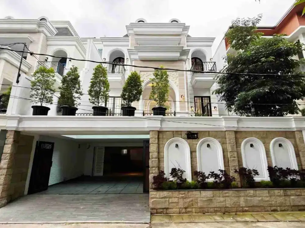 Dijual Rumah Baru 3 Lantai Depan Taman Di Candak Jakarta Selatan