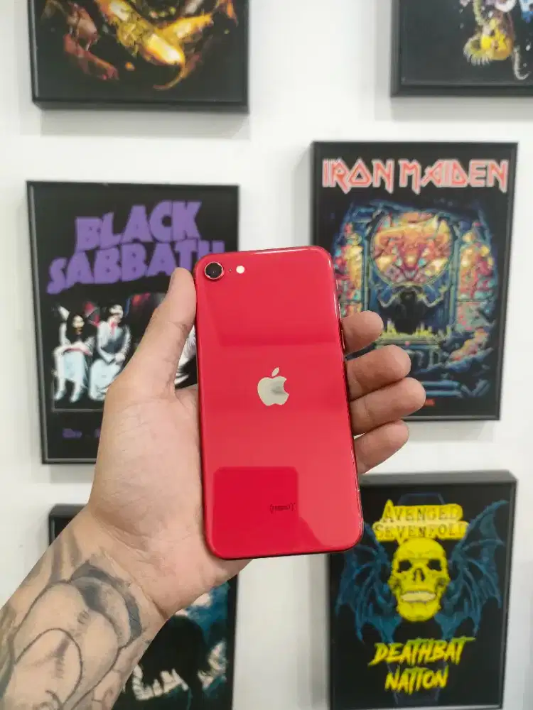 Iphone SE 2 64GB Wifi Unit Charger Only