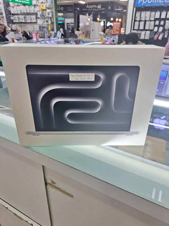Macbook Pro M4 14 Inch 16/1TB SSD Silver New Segel Garansi IBOX