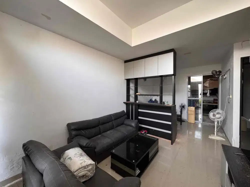 DIJUAL RUMAH ROYAL GRANDE TAHAP 2 CAKEP BUTUH SEDIKIT RENOVASI