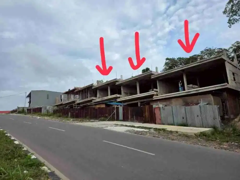 Dijual Ruko 2.5 Lantai Hadap Jalan Raya di Tiban Utara