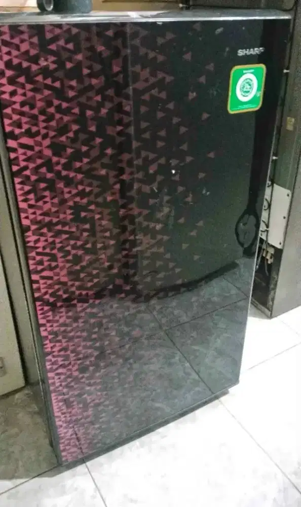 Kulkas Sharp Kaca Estetik - Minus (Butuh Servis)