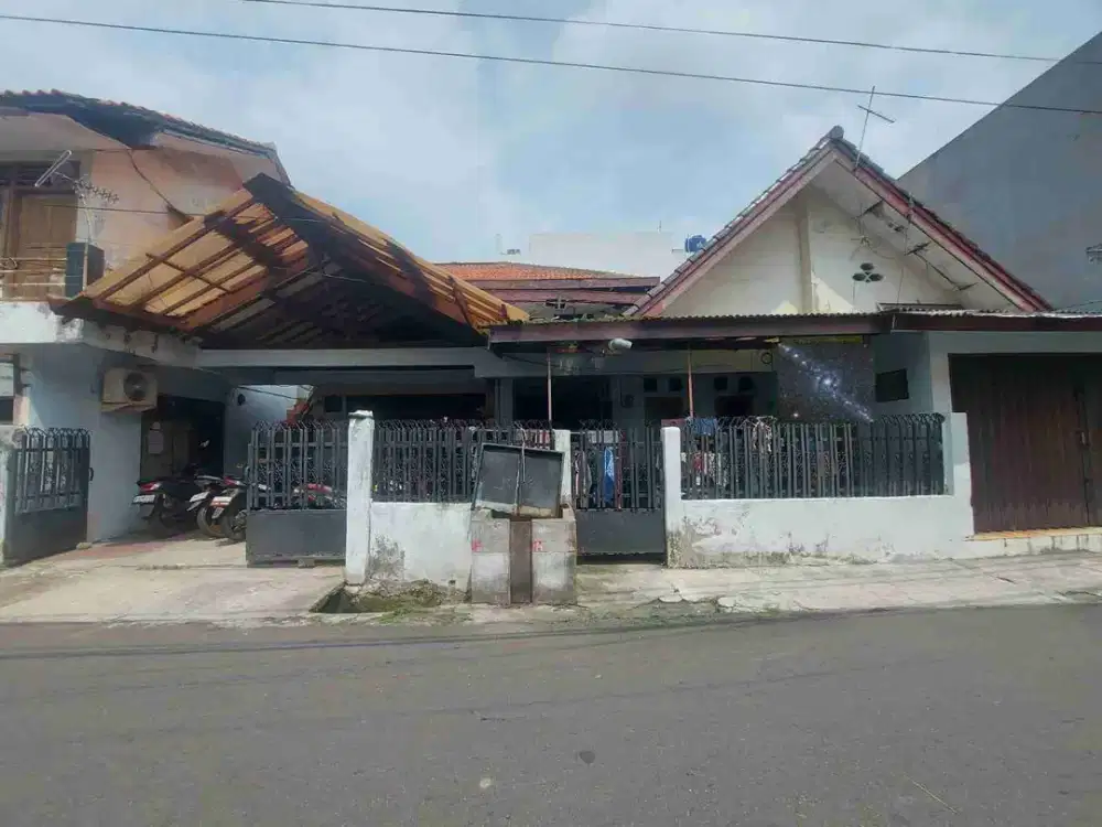 rumah 2 lantai cocok untuk kos kosan di rawamangun jakarta timur