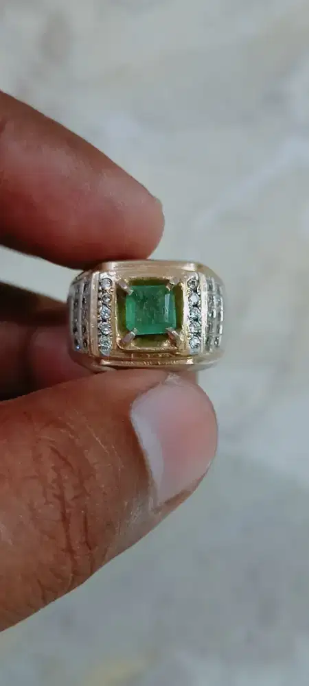Natural Emerald Ring Perak handmade mewah