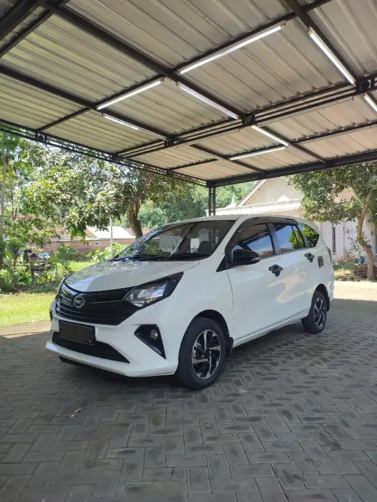 Daihatsu Sigra R AT 2023