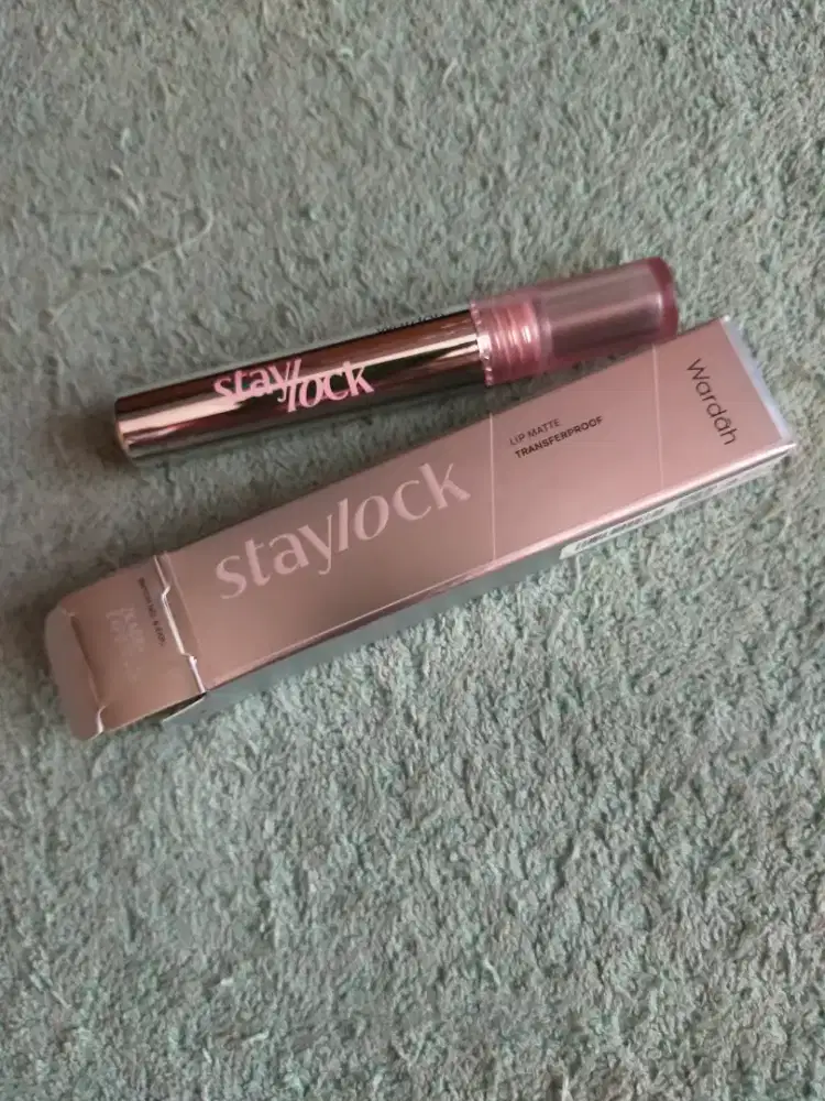 Wardah stay lock lipmatte