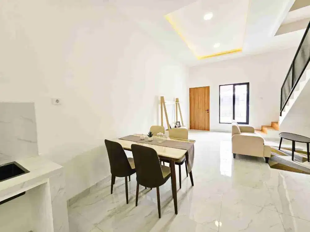 Dijual rumah 2 lantai di bulevar hijau Harapan Indah Bekasi