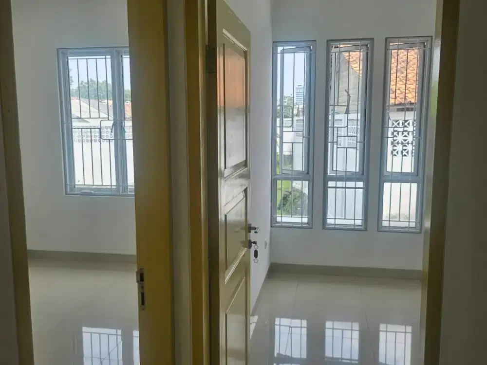 DIJUAL Rumah HOEK BADAN BOHEMIA VILLAGE Gading Serpong