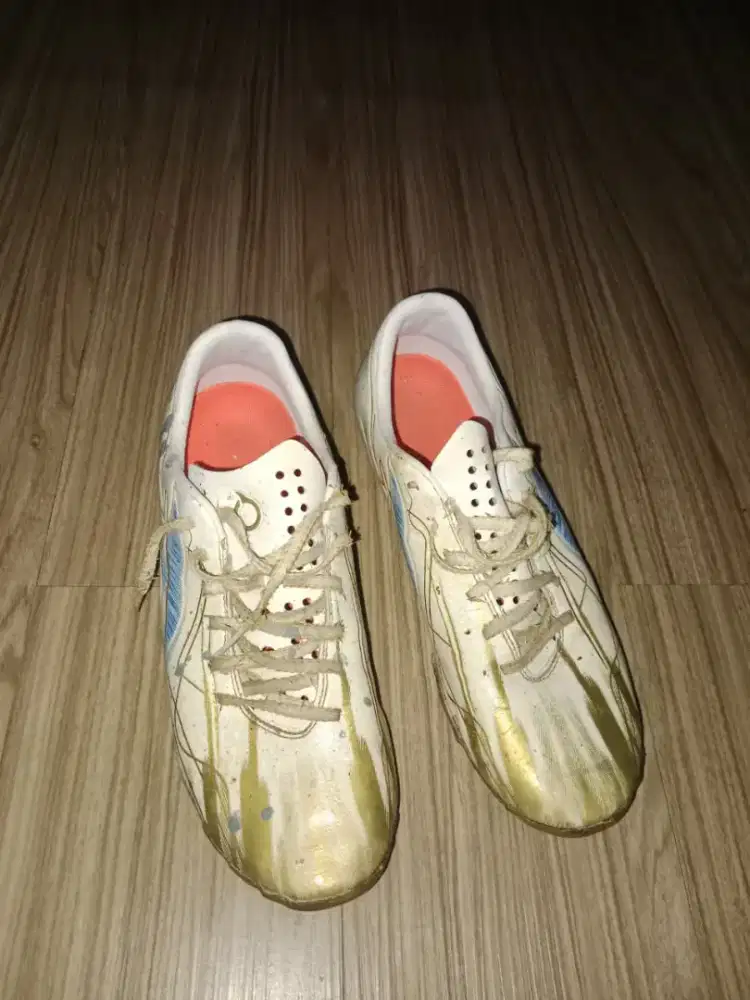 Sepatu bola Ortus Legion V5