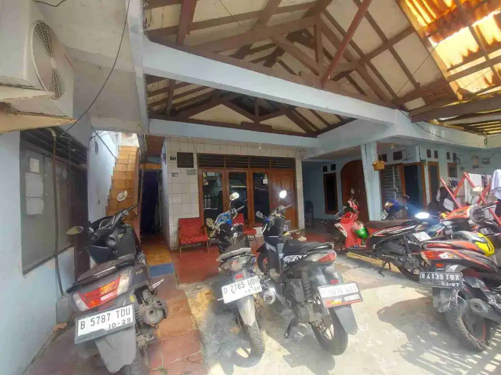 Dijual rumah 2 lantai cocok untuk kos2an di Rawamangun Jakarta Timur