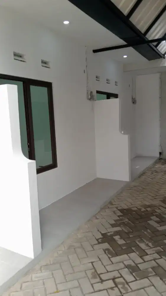 Asistan Rumah Tangga / Pembantu Rumah Tangga