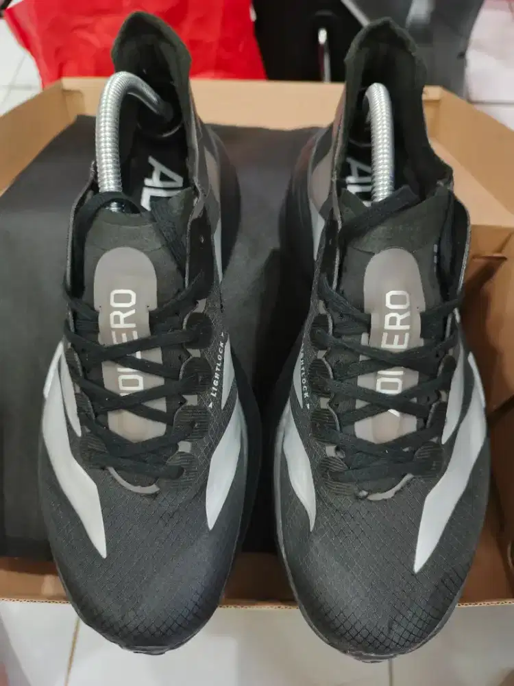 Sepatu Adizero size 43