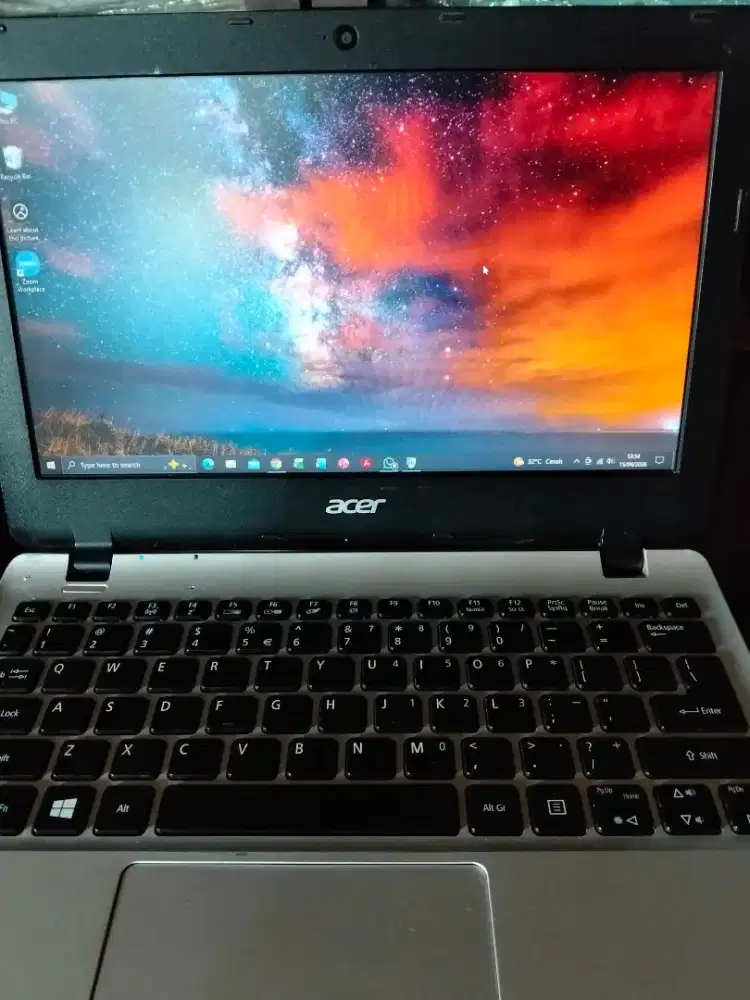 Acer aspire E112 bagus murah