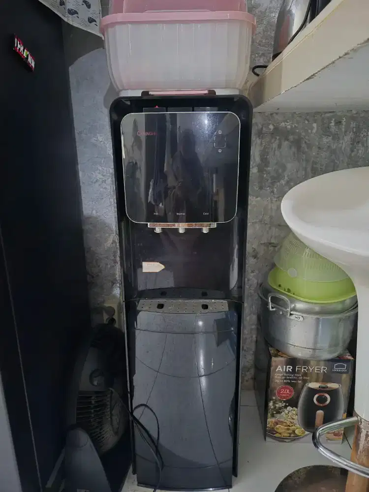 Dispenser Galon Bawah CHANGHONG – Masih Fungsi (Minus Air Dingin)