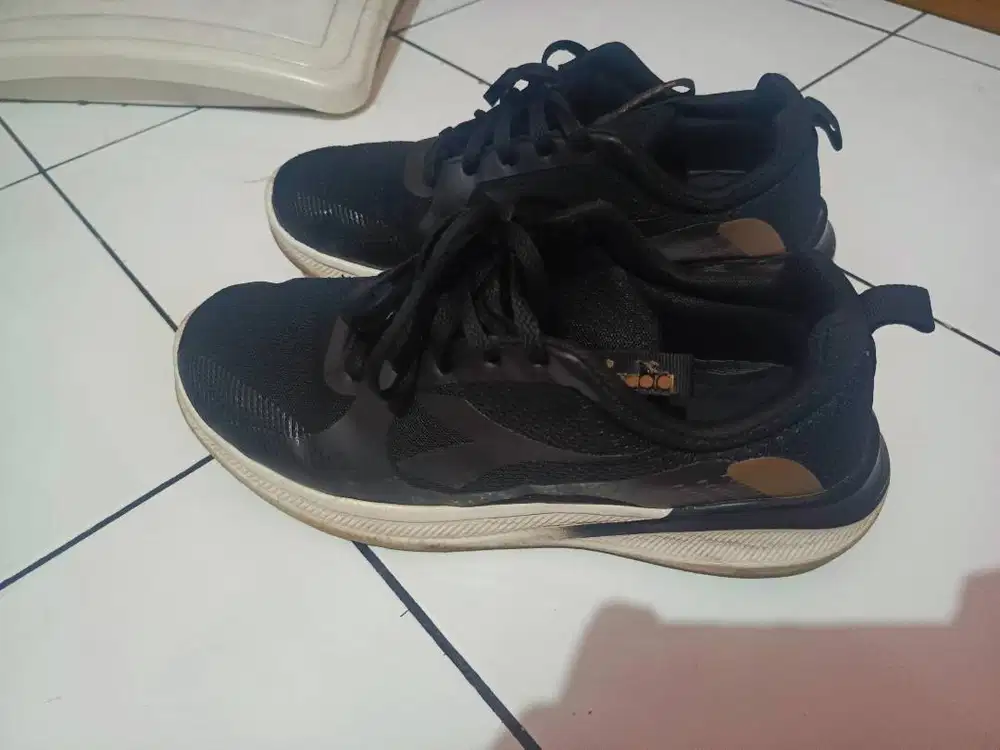 SEPATU RUNNING DIADORA GREYCIA ORIGINAL MENS HITAM SIZE 44