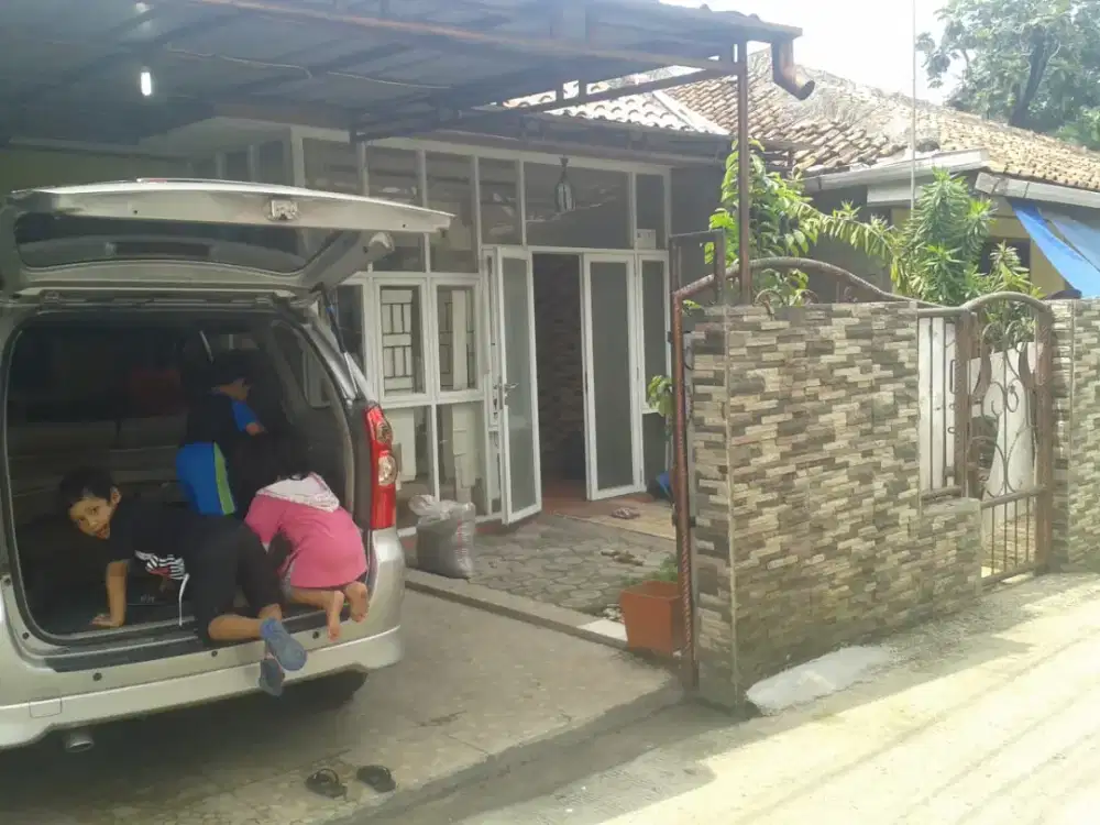 RUMAH DIJUAL strategis di daerah cijantung pasar rebo kalisari