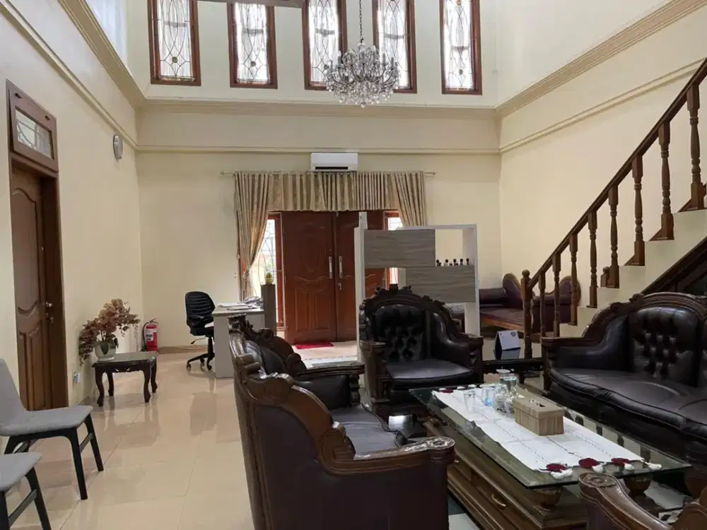 Dijual Rumah Cantik di Daerah Kebayoran Baru Jakarta Selatan