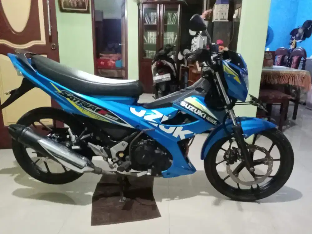 Dijual Suzuki Satria Fu facelift SE 2015 mulus komplit orisinil