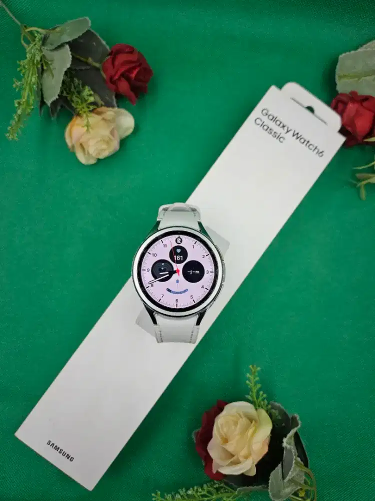 Samsung W6 47mm Silver Classic Mulus Bagus