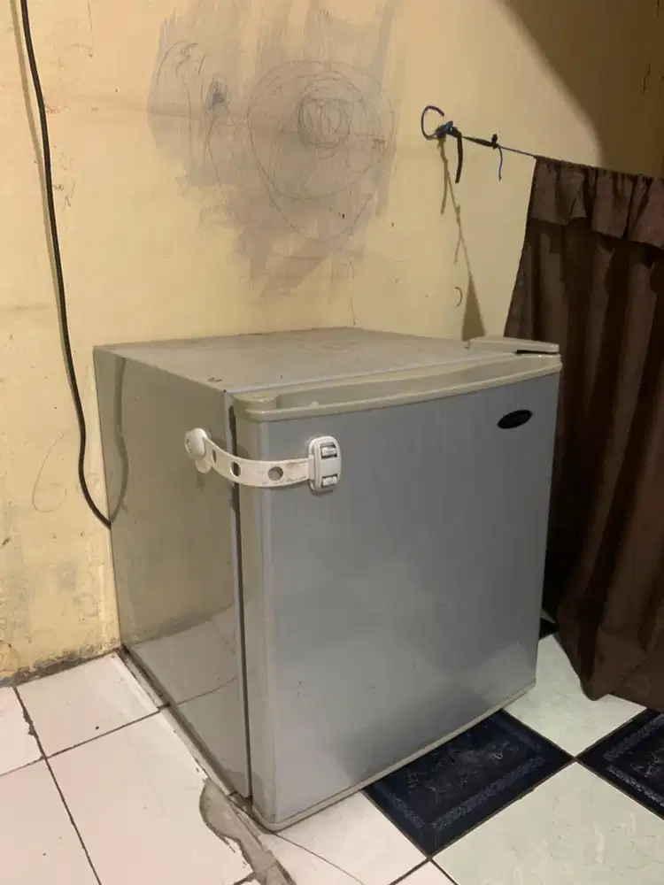 Kulkas Mini Dingin NEGO!