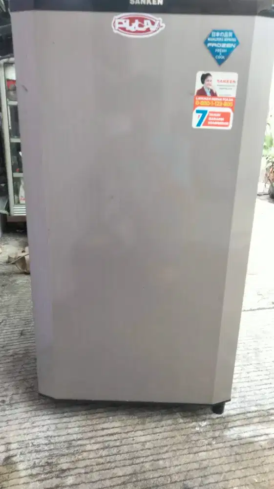 Di jual kulkas 1 pintu