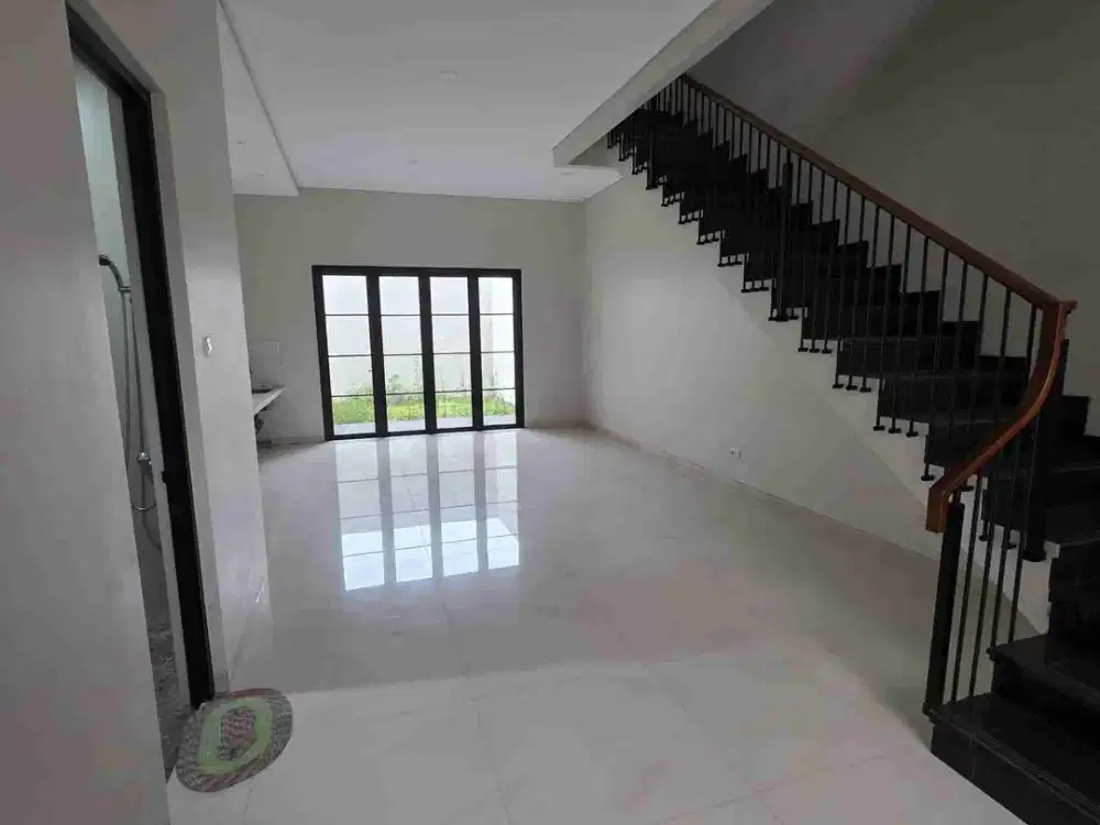 Dijual Rumah Bangunan Baru di Singgasana Pradana Bandung Kota