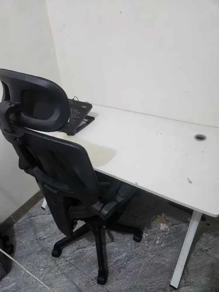 Paket Kursi dan Meja Kerja