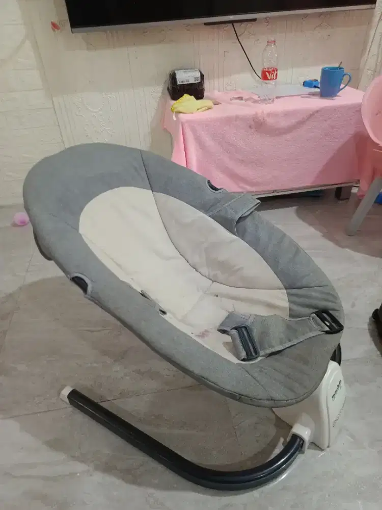 Ayunan bayi baby swing