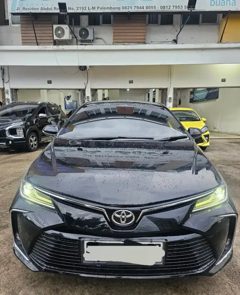 Altis V 2.0 AT 2020 hitam istimewa dp 35 jt