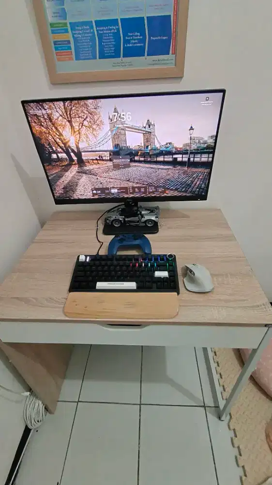 Meja Komputer Informa + Monitor AOC