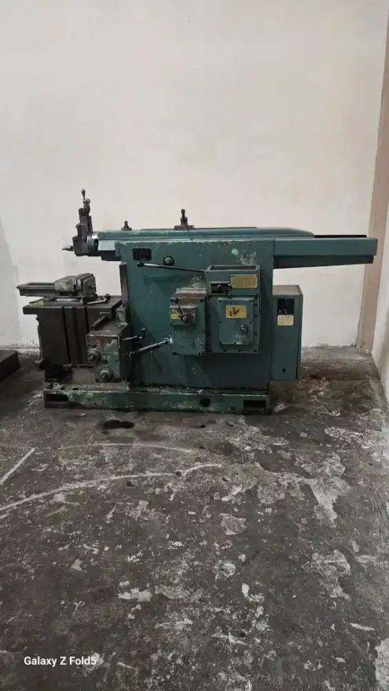 Dijual mesin sekrab tipe BC 6063