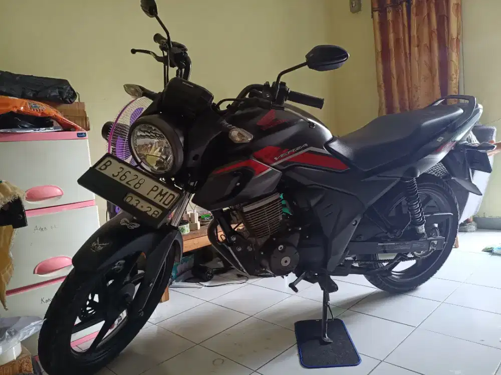 Di jual motor Honda cb Verza tahun 2023