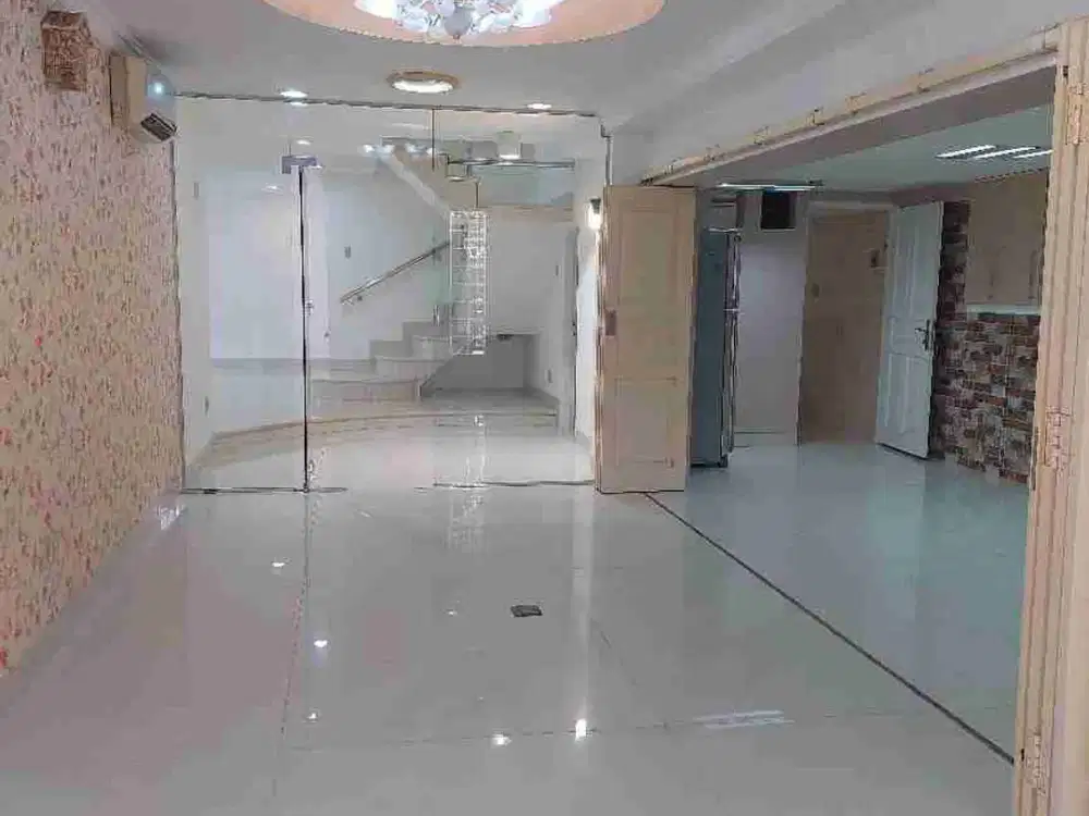 RUMAH LUAS 2,5 LANTAI TANJUNG DUREN JAKARTA BARAT