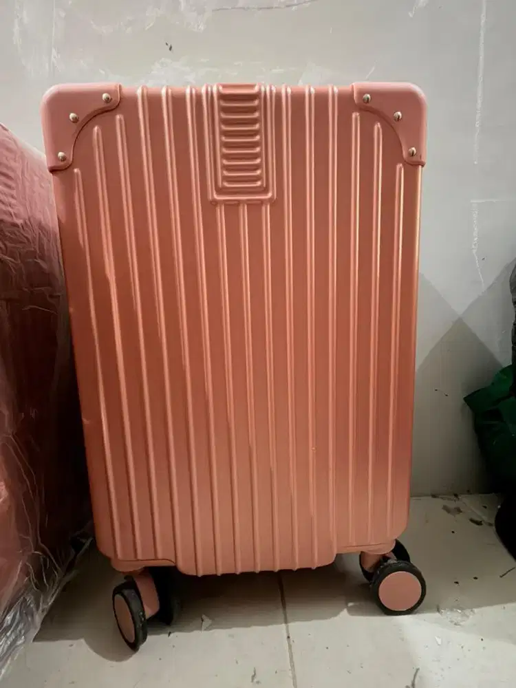 KOPER Pink - koper kabin