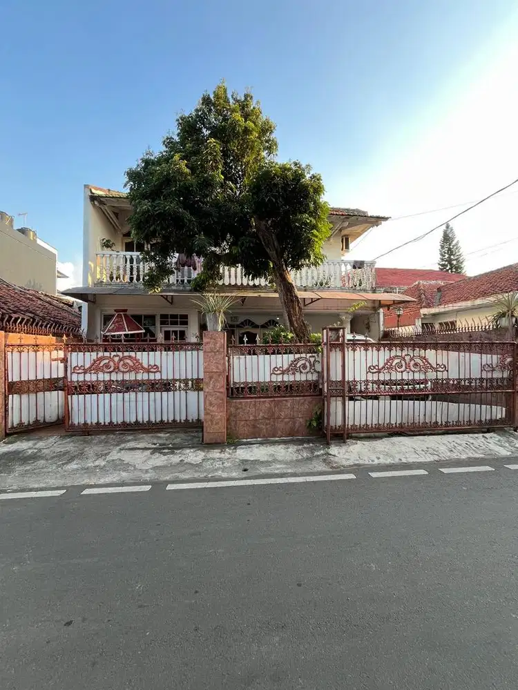 Dijual Cepat! Rumah Luas di Pancoran Jaksel, Harga Nego!