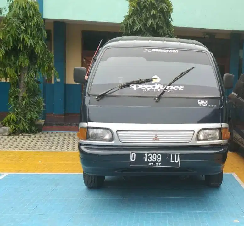 DIJUAL MINIBUS MITSUBISHI T120SS TAHUN 2001 WARNA BIRU METALIK