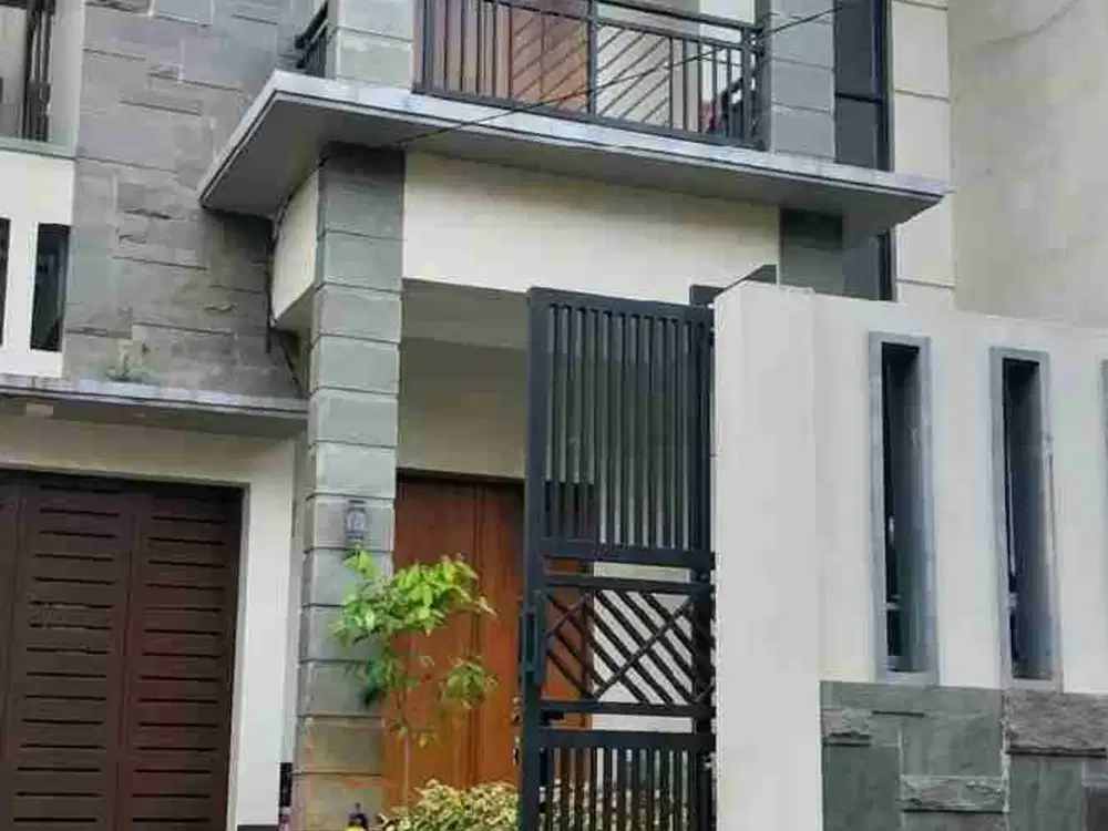 Sewa Rumah 2 Lantai di Pejaten 4 Kamar Tidur Unfurnished