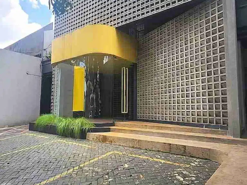 Sewa Tempat Usaha Strategis di Kebayoran Baru 2 Lantai Unfurnished