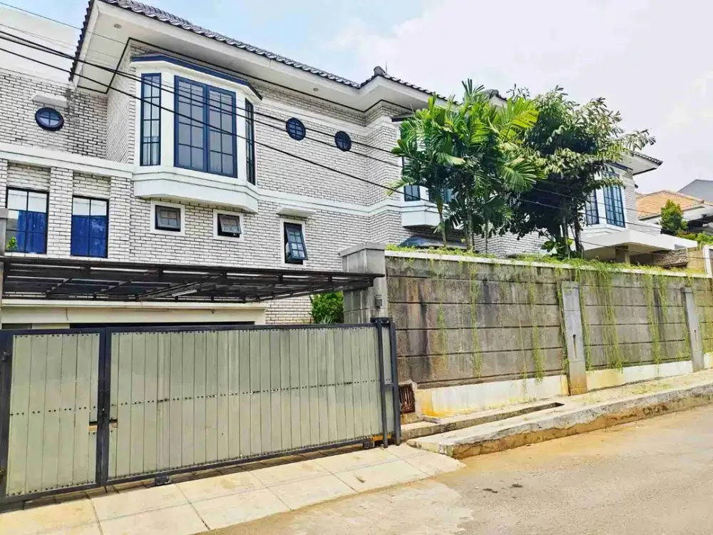 Sewa Rumah Modern di Kebayoran Lama Posisi Hook