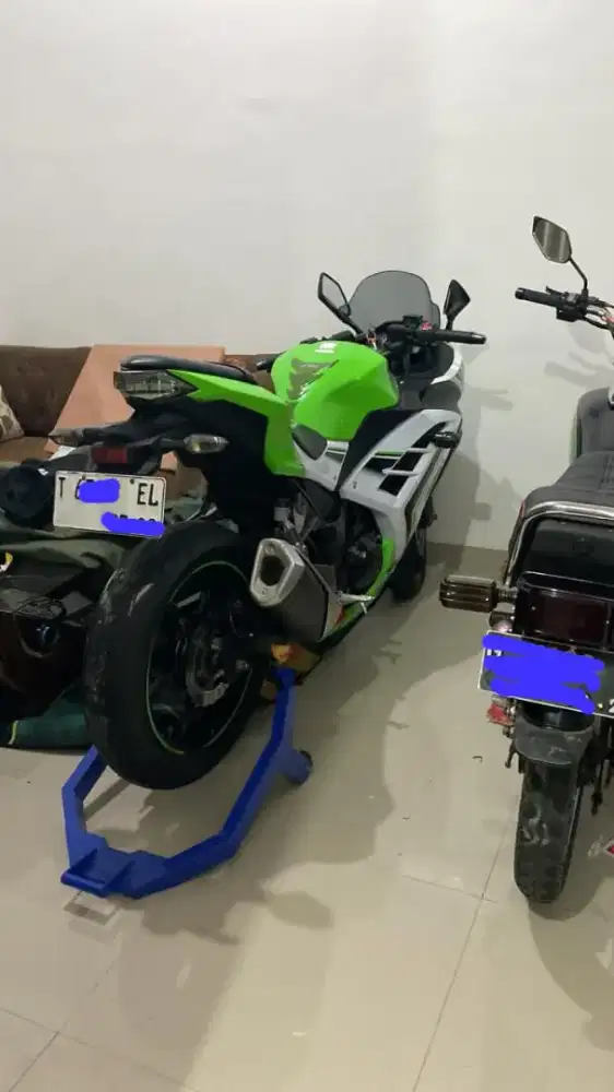 Jual ninja 250fi tahun 2016 kumplit pjak hidup