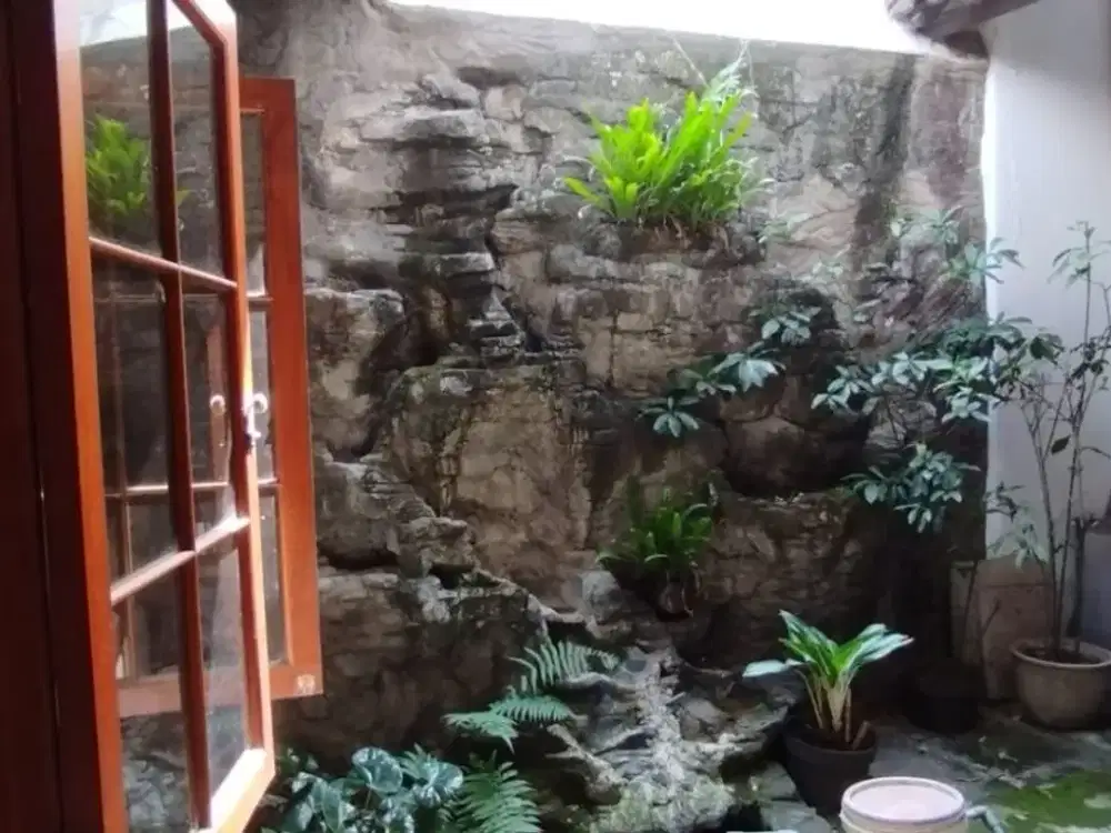 DIJUAL RUMAH DI PUSAT KOTA BANDUNG DAN STRATEGIS (SAYAP PAJAJARAN) LIVING, ISTANA PLAZA,