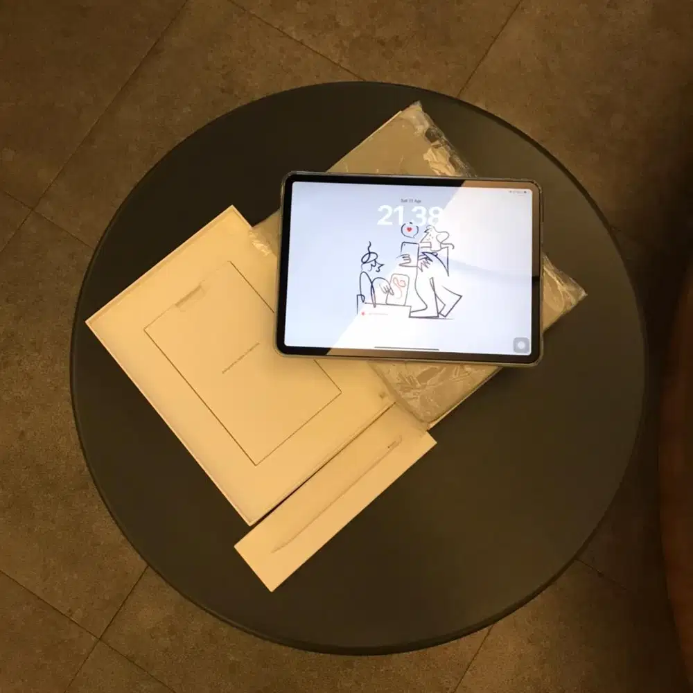 Ipad Pro 13 Gen 5 OLED + Apple Pencil & Keyboard Lengkap