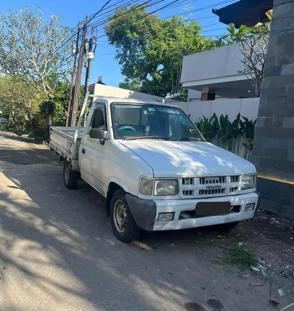 Mobil Pickup Isuzu Panther Putih 2014