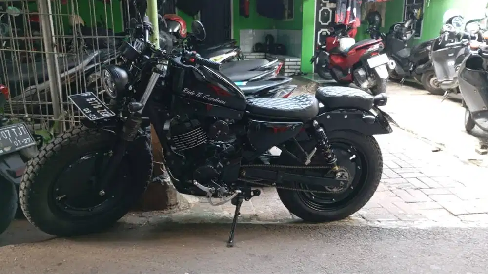 Motor Yamaha Byson custom 250 CC