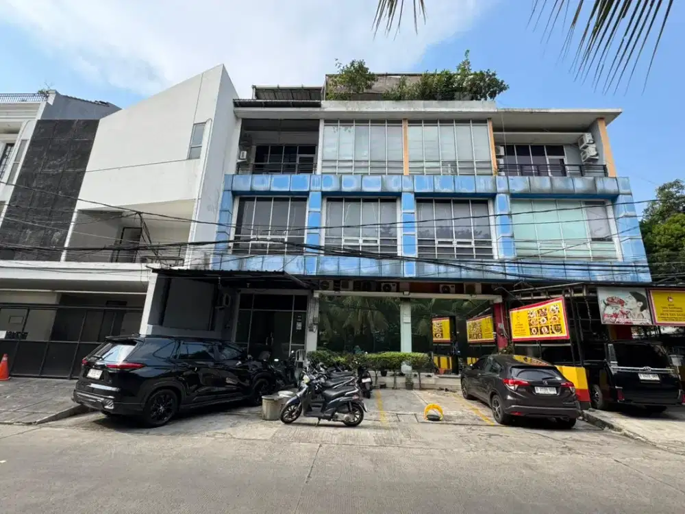 Disewakan Ruko Rapih,bersih 31/2 Lantai di Raya Kelapa Kopyor, Kelapa Gading, Jakarta Utara