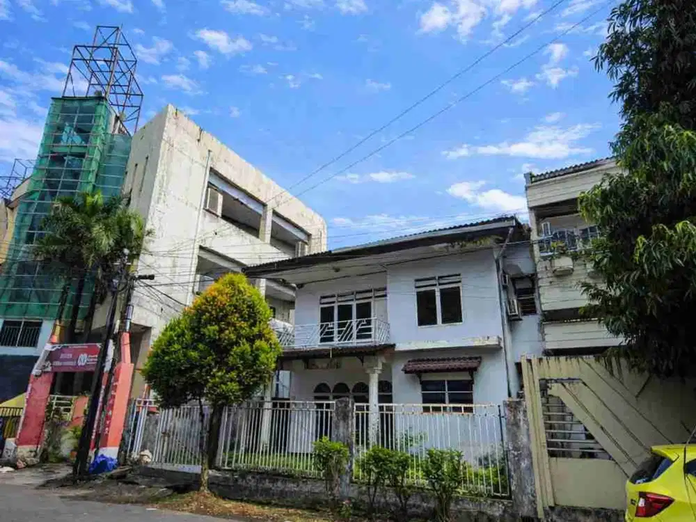 Dijual Cepat Rumah 200mtr Dari Pantai Losari SHM On Hand. 9KT 5KM