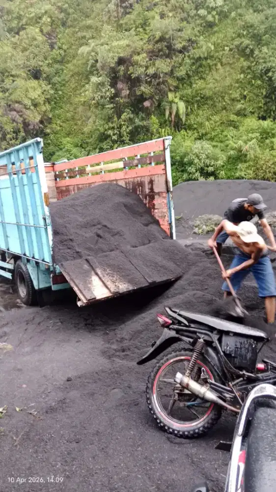 Pasir super hitam A1 semeru langsung dari tambang
