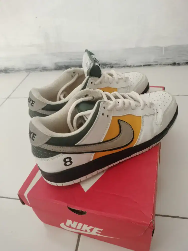 Sepatu Nike size 43